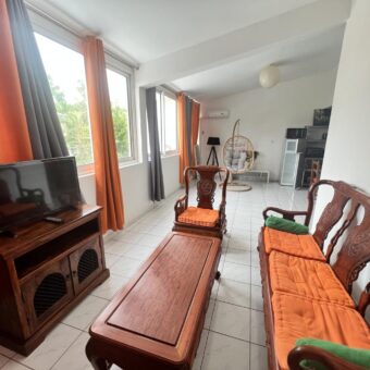 A vendre appartement F3 de 68 m2, situé près des plages de La Saline Les Bains