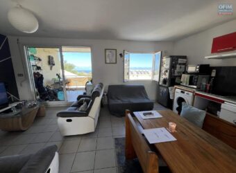 A vendre un superbe appartement avec vue imprenable sur la mer situé dans une résidence sécurisée au Tampon