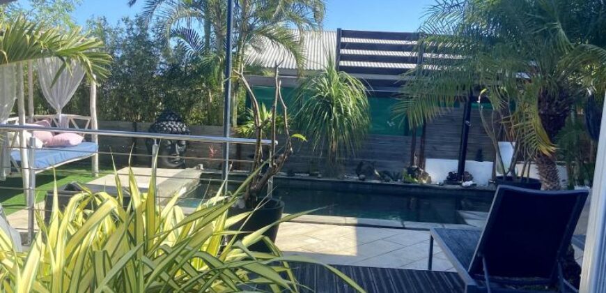 En vente une belle et récente villa T4 avec piscine et vue sur la mer à Saint Pierre