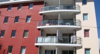 Appartement avec terrasse et stationnement extérieur à vendre en plein cœur de Saint-Denis
