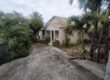 À vendre villa T5 de plain-pied à rénover à Terre Sainte, à quelques pas de la plage