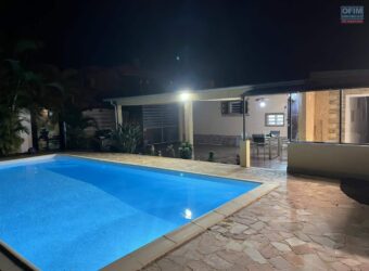 A louer une villa de haut de standing entièrement meublée avec piscine à La Ravine des Cabris