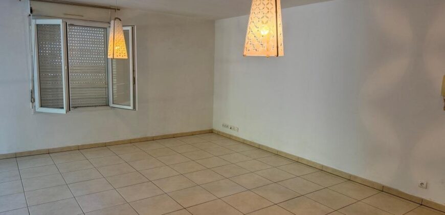 A vendre spacieux appartement d’environ 62 m2 situé au Tampon proche du centre-ville