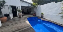 A vendre : Maison F4+ entièrement rénovée avec piscine, à 300 m de la plage de Saint-Pierre