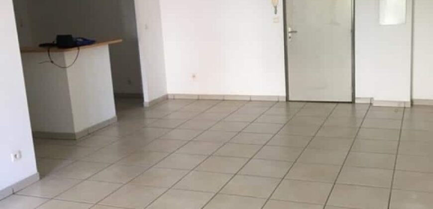 Spacieux appartement T3 à vendre à Sainte-Clotilde, Rue Tessan