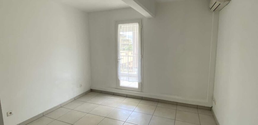 Spacieux appartement T3 à vendre à Sainte-Clotilde, Rue Tessan