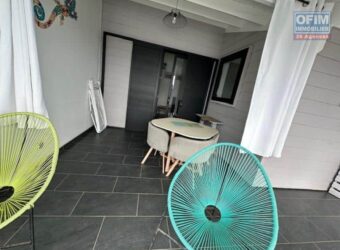 A louer un appartement meublé proche plages et commerces à Terre Sainte