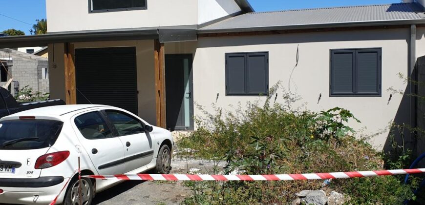 A vendre une villa T4 neuve de plain pied située dans le quartier résidentiel paisible de Ligne des Bambous