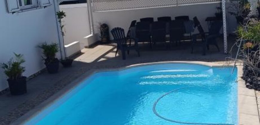 À Vendre : Belle Villa F5 de 226 m² avec Jardin et Piscine dans le secteur du Butor