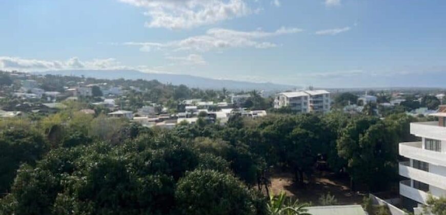 En location appartement T2 neuf situé au troisième étage d’une résidence sécurisée au centre-ville de L’Étang-Salé-les-Hauts.