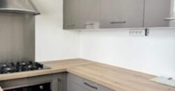 Appartement F4 à louer en haut de villa, rue Général de Gaulle, au centre de Saint-Denis