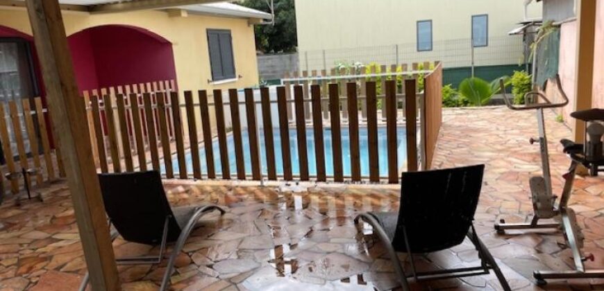 A louer villa T4 meublée avec piscine située dans le quartier calme de Bois D’olive