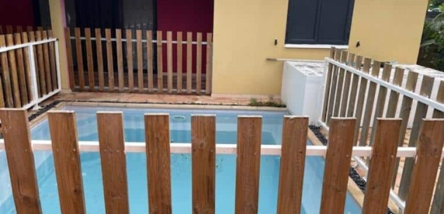 A louer villa T4 meublée avec piscine située dans le quartier calme de Bois D’olive