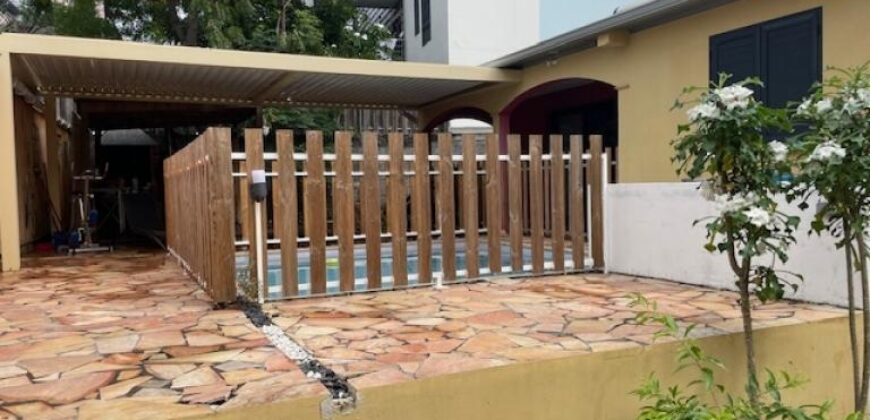 A louer villa T4 meublée avec piscine située dans le quartier calme de Bois D’olive