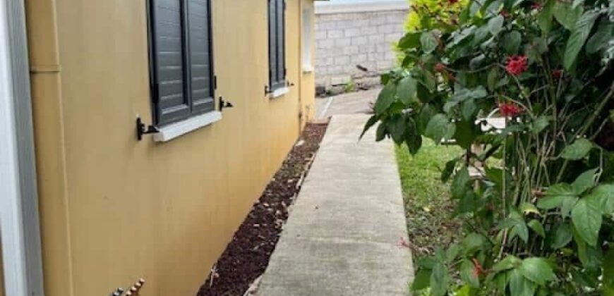 A louer villa T4 meublée avec piscine située dans le quartier calme de Bois D’olive