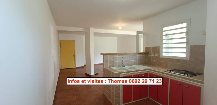 A vendre appartement T3 de 79m2 proche commerces à Saint Benoit