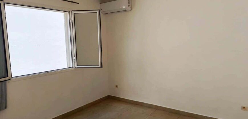 A vendre: Appartement avec petit jardin dans une résidence sécurisée à Ravine des Cabris.