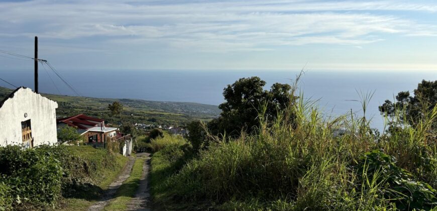 En vente maison de 232 m² avec vue panoramique sur mer et montagne à La Chaloupe Saint-Leu.