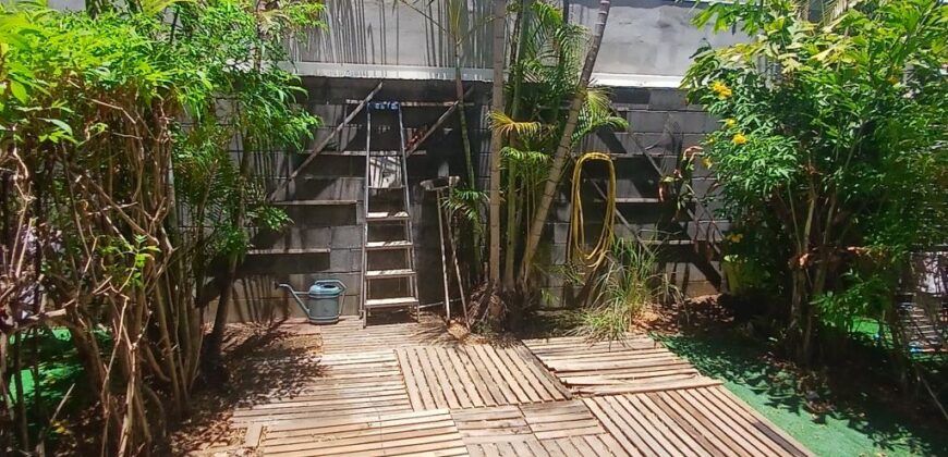 Studio non meublé à louer en rez-de-jardin à La Saline-les-Bains