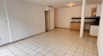 Location d’un charmant appartement T3 proche des commerces à Saint-Denis – Résidence Edmond Albius