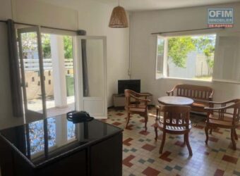 Location appartement T4/5 à Étang-Salé les Bains, à 2 minutes à pied de la plage.