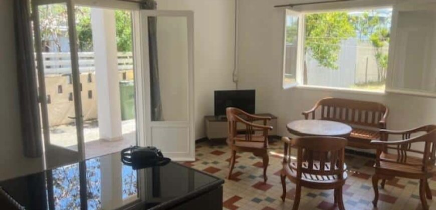 Location appartement T4/5 à Étang-Salé les Bains, à 2 minutes à pied de la plage.