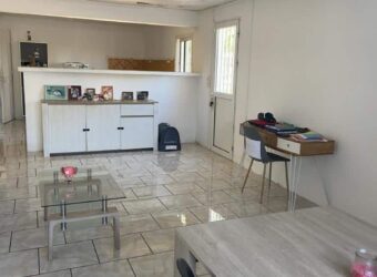 A vendre villa avec deux appartements séparés située à Trois Mares