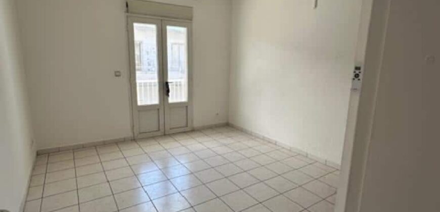 Appartement de 70 m² à louer en centre-ville de Saint-Pierre – Proche plage et commerces