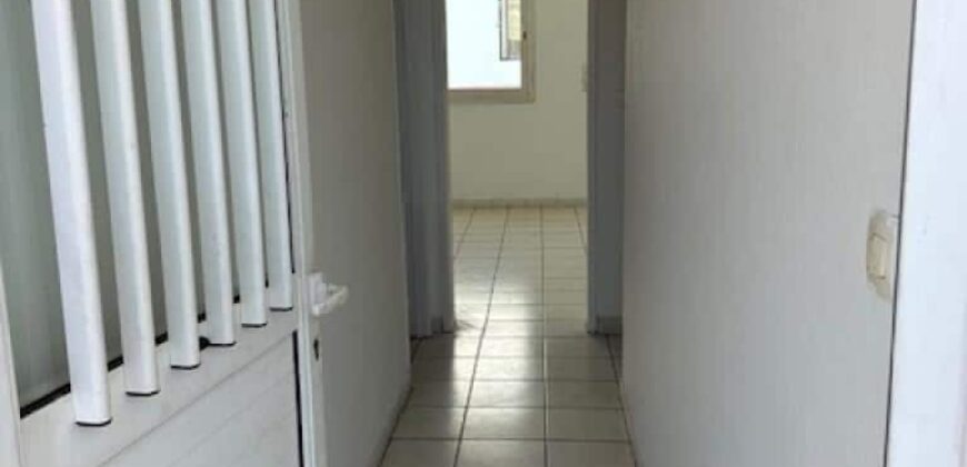 Appartement de 70 m² à louer en centre-ville de Saint-Pierre – Proche plage et commerces