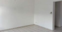 Appartement de 70 m² à louer en centre-ville de Saint-Pierre – Proche plage et commerces