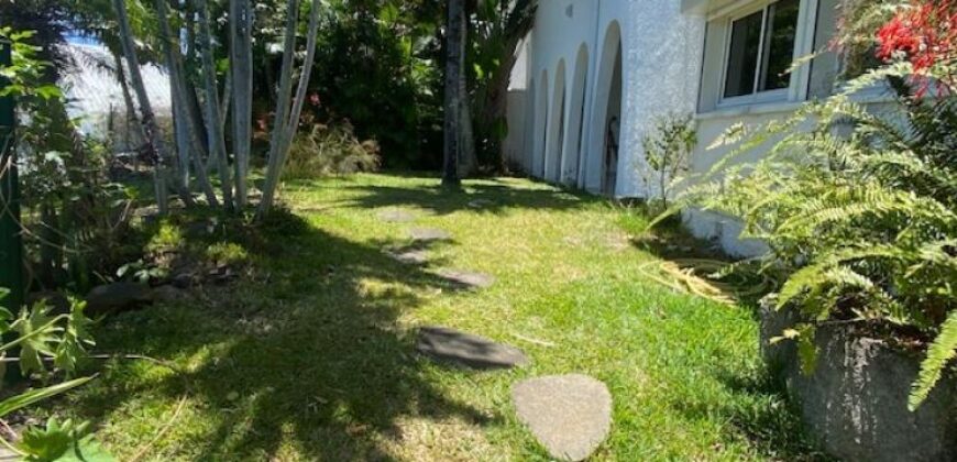 Location d’un appartement indépendant en rez-de-chaussée d’une maison, offrant belle vue sur mer à La Montagne.