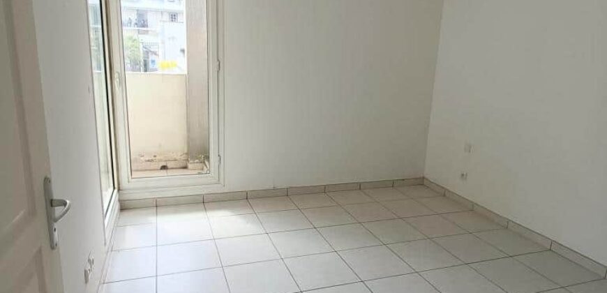 Appartement F3 de 65m² avec varangue et parking à vendre à Saint-André