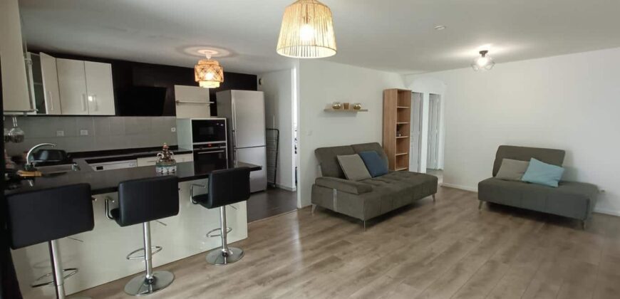 À vendre : Magnifique appartement T4 rénové avec jardin privatif à Cambuston