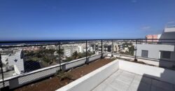 Studio neuf meublé avec grande terrasse et parking à louer – Proche de l’université à Saint-Denis