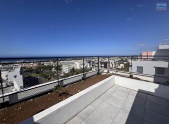 Studio neuf meublé avec grande terrasse et parking à louer – Proche de l’université à Saint-Denis