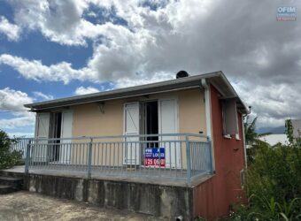 A louer villa F3 moderne avec jardin arboré située proche de toutes commodités au Tampon