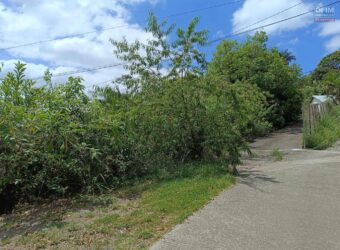 Beau terrain de 400 m² à vendre dans le quartier paisible de l’Entre-Deux