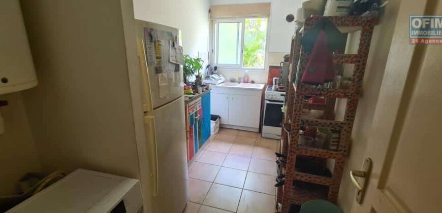 A vendre un agréable appartement T3 d’environ 70 m2 situé dans une petite résidence calme au Tampon