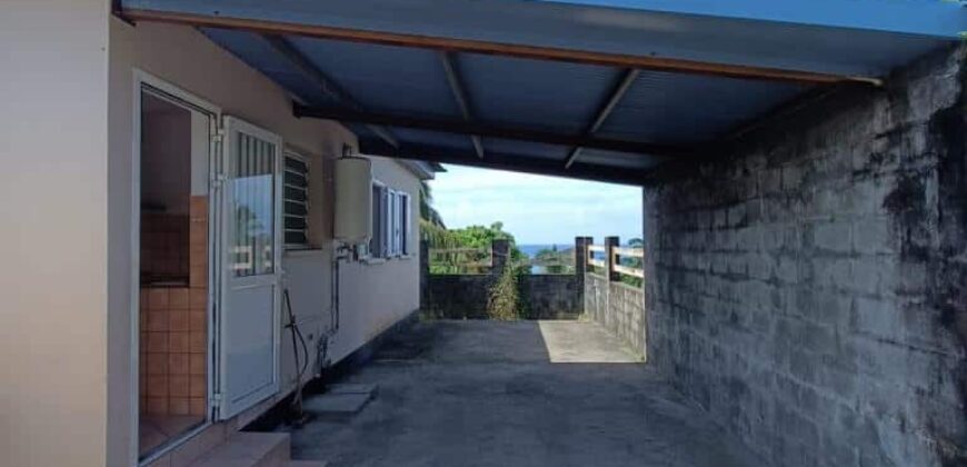 Location d’une charmante villa F4 avec piscine, proche des écoles, Chemin du Cap à Sainte-Anne.