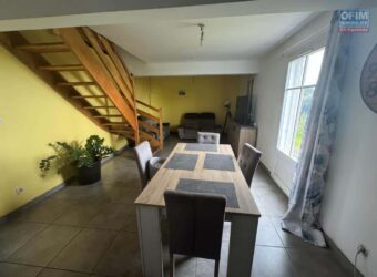 A vendre une villa T3/4 d’environ 80 m² sur un terrain de 582 m² située dans un quartier calme à la Plaine des Cafres