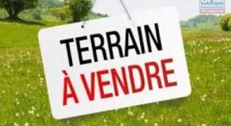 Terrain constructible de 827 m² à vendre, proche du centre-ville de La Plaine des Palmistes.