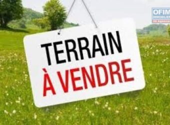 Terrain constructible de 827 m² à vendre, proche du centre-ville de La Plaine des Palmistes.