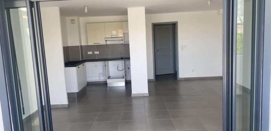 A vendre : Lumineux appartement T3 en plein centre-ville de La Possession