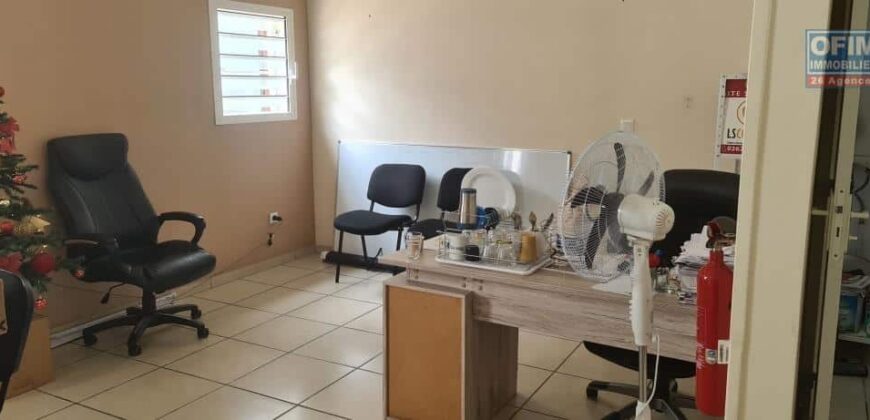 Local professionnel de 77 m² à Louer au Tampon